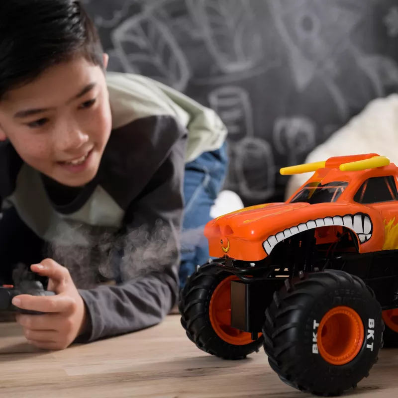 Monster Jam , El Toro Loco RC Monster Truck with Atomizer Smoke Effects, 1:15 Scale, Kids Toys for Boys and Girls Ages 3 and up