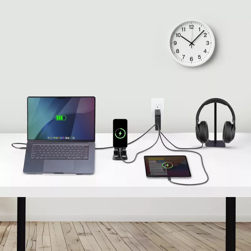 StarTech.com 140W USB-C Wall Charger, 3x USB-C/1x USB-A, PD 3.1 International GaN Power Adapter for MacBook/Dell XPS/Inspiron