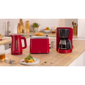 Drip coffee maker Bosch TKA3M134 — 1.4 L water tank, 15‑cup capacity, red