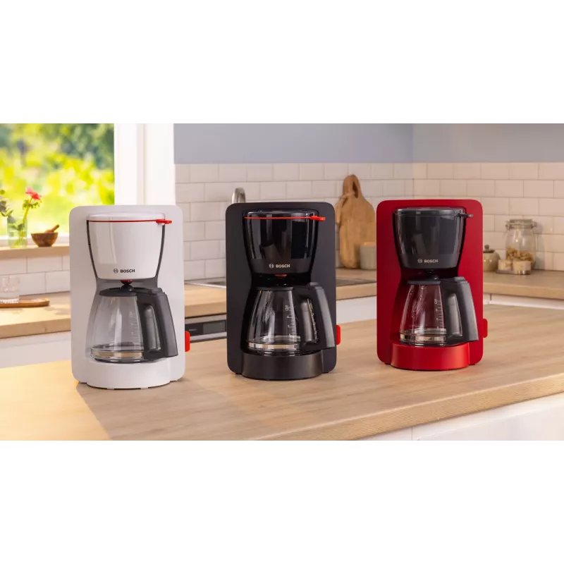 Drip coffee maker Bosch TKA3M134 — 1.4 L water tank, 15‑cup capacity, red