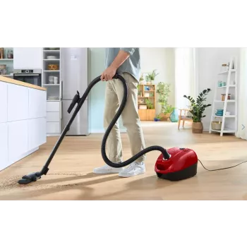 Drum vacuum Bosch Serie 4 BGD38RD1H, 600 W, 4 L dust bag, dry cleaning, red