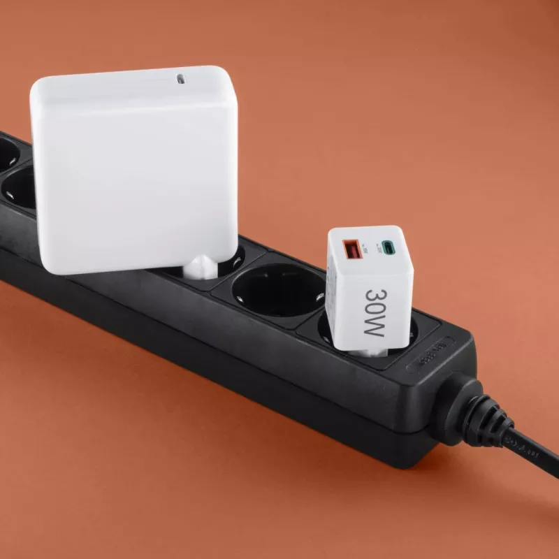 Hama 00201992 mobile device charger Smartphone White AC Fast charging Indoor, Outdoor