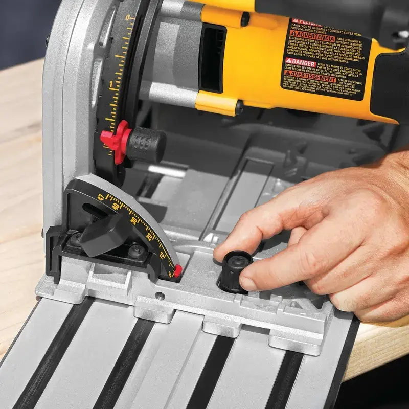 Circular Saw DeWALT DWS520KTR-QS 16.5 cm 4000 RPM 1300 W
