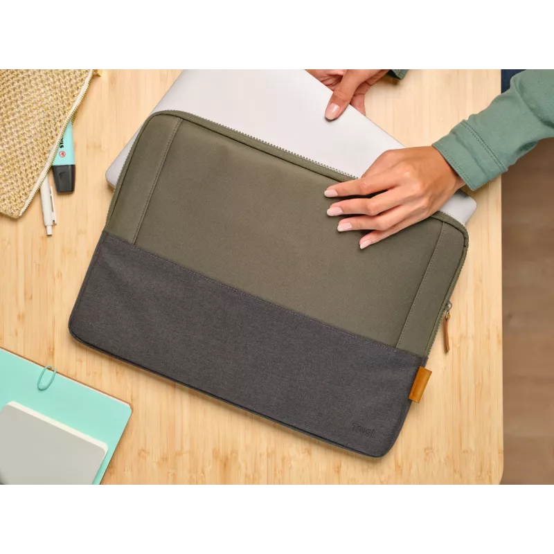 Sleeve case Trust Lisboa 40.6 cm 16 inch Green