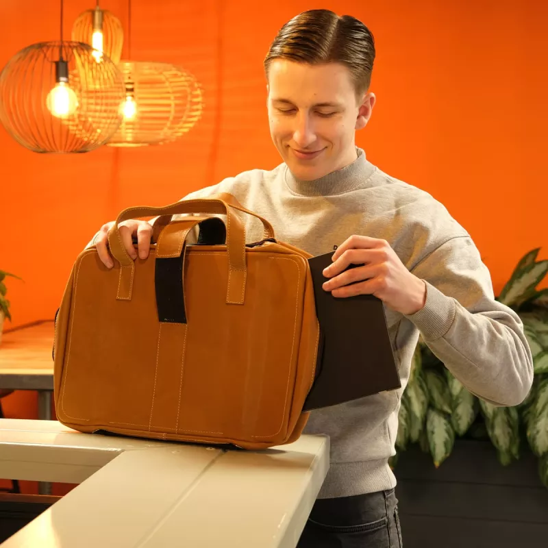 R-Go Tools Laptop bag R-Go Viva, full-grain leather, with integrated laptop stand, shoulder strap, 15.6-inch, brown