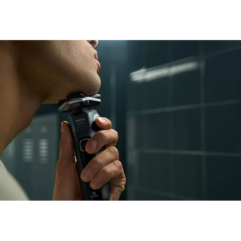Electric rotary shaver Philips Series 5000 S5884/50 — 3-head rotary, wet & dry, USB rechargeable