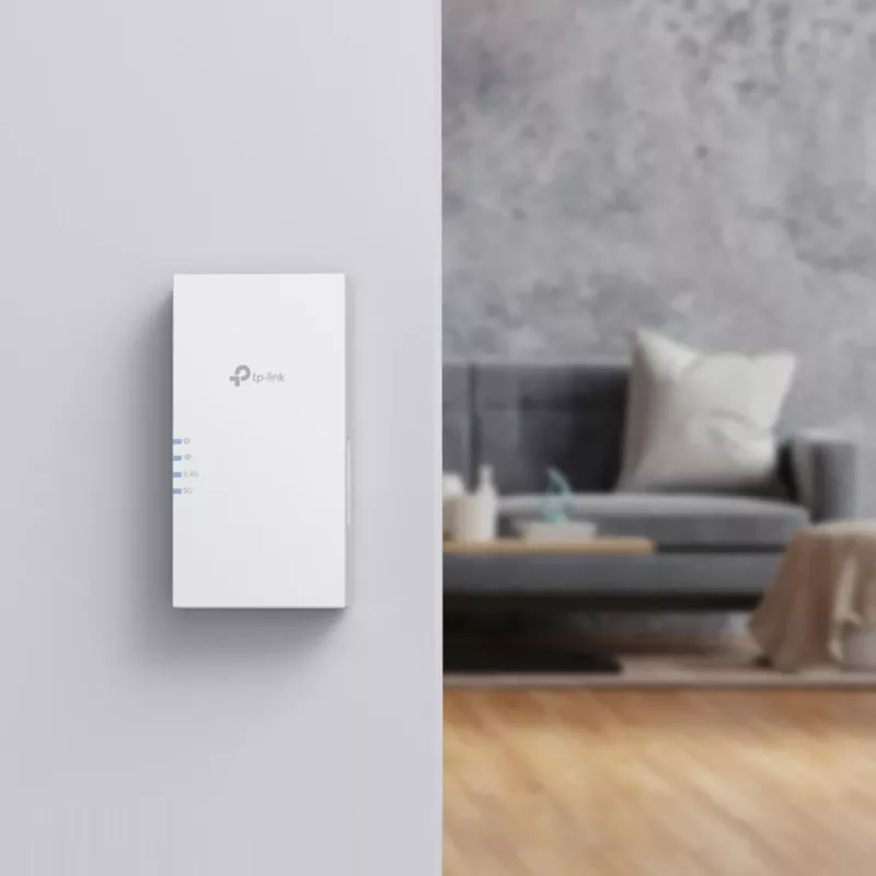 Wireless range extender TP-Link RE220BE — dual-band 2.4/5 GHz, 802.11ac, 2 external antennas, 100–240 V input