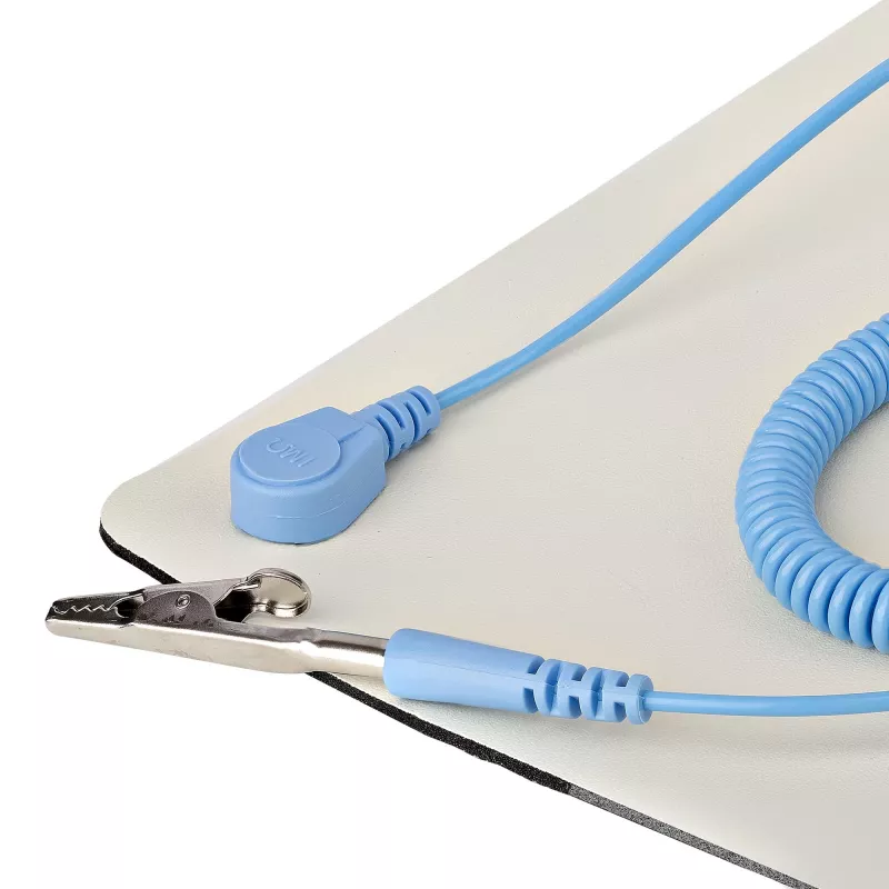 StarTech.com Anti Static Mat, ESD Mat for Electronics Repair, Anti Static Table/Desk Mat w/Detachable Grounding Wire, ANSI/ESD S 4.1, Flexible Thermoplastic Work Pad/Mat, 11x18in (30x46cm)