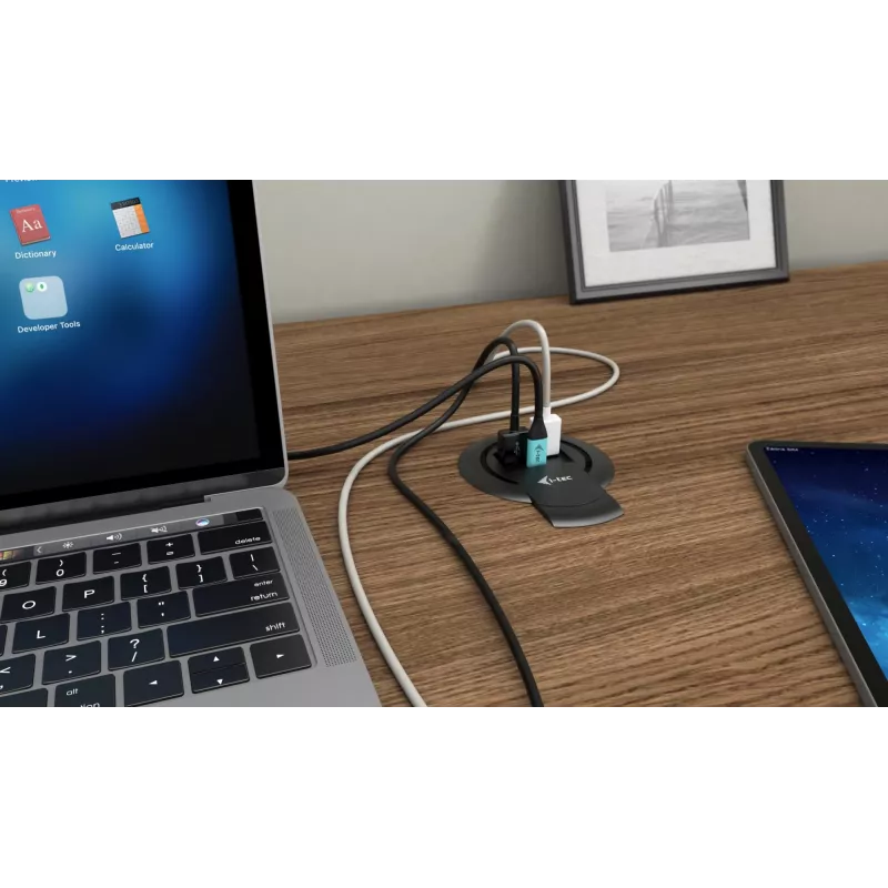 Charger i-tec Built-in Desktop Fast Charger USB-C PD 3.0 + 3x USB 3.0 QC3.0 96 W