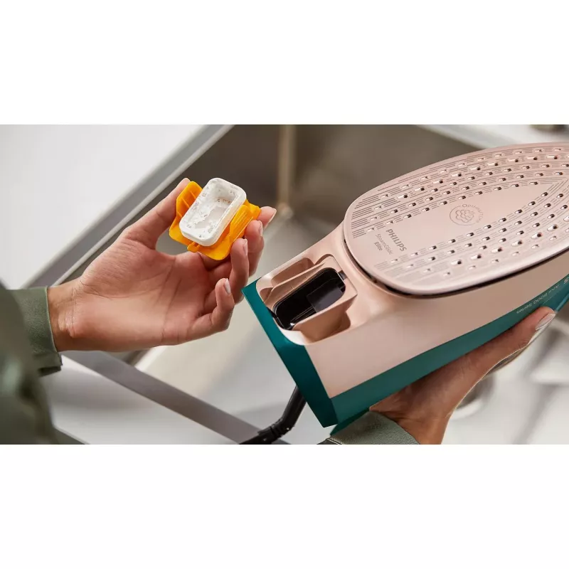 Steam iron Philips DST8030/70 — 3000 W, SteamGlide Elite soleplate, 0.35 L tank, 1.78 kg, vertical steam, green