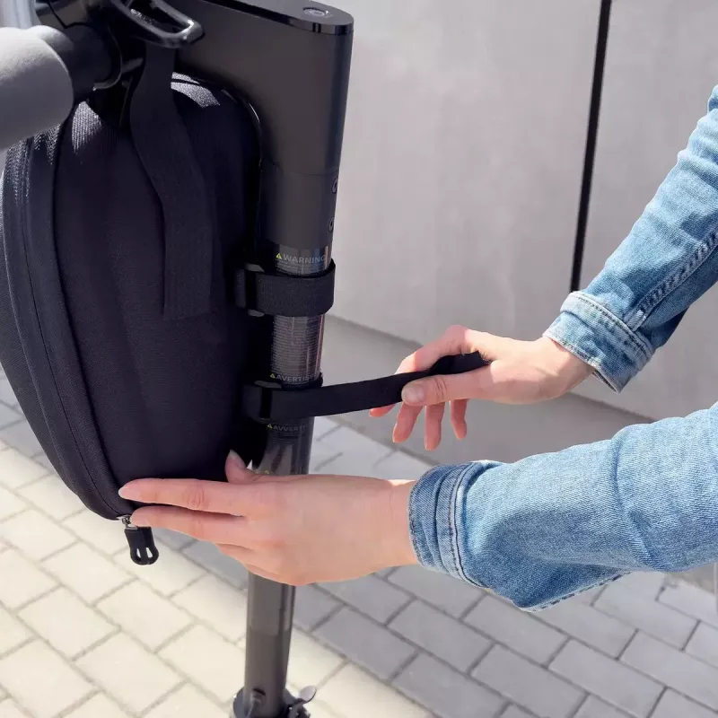 Handlebar Bag Wozinsky WSB1BK — waterproof 4 L, black, for bikes and scooters