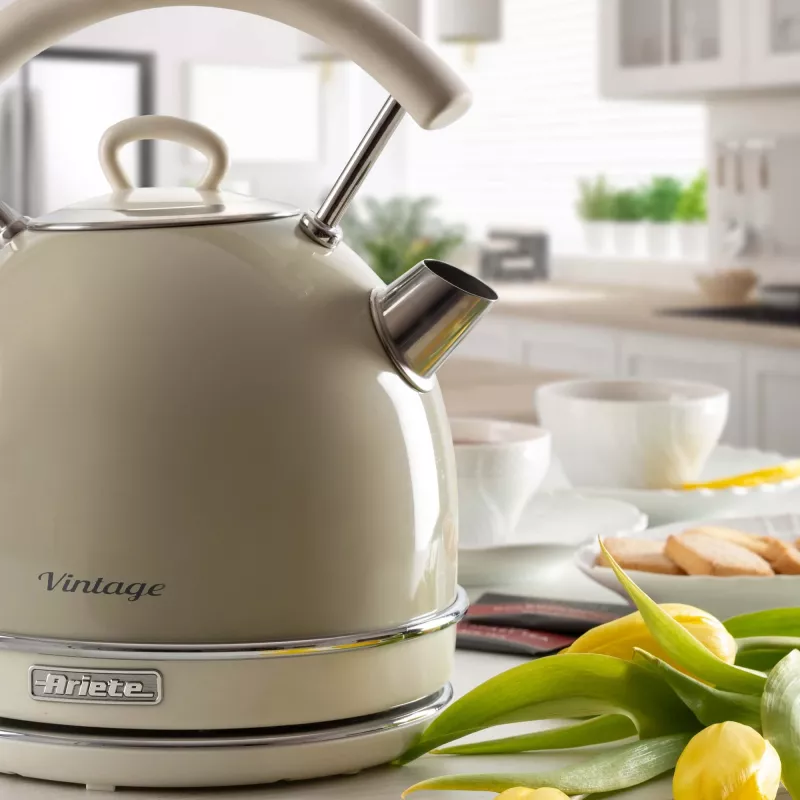 Ariete 2877 Kettle Vintage, 1,7L, Cordless, Beige, 1.7 L, 2000 W, Beige, Water level indicator, Cordless, Filtering