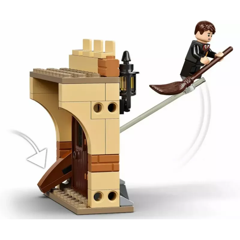 LEGO Harry Potter set Hogwarts First Flying Lesson 76395 with Harry and Draco minifigures