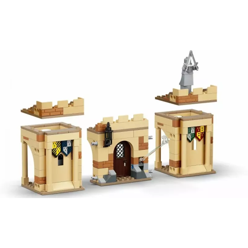 LEGO Harry Potter set Hogwarts First Flying Lesson 76395 with Harry and Draco minifigures