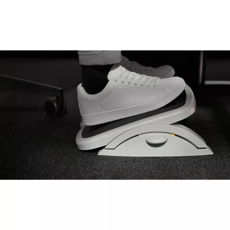 Foot rest Kensington SoleMate Plus adjustable tilt 0–20°, height 8.89–12.7 cm, platform 45×35 cm, Black/Grey