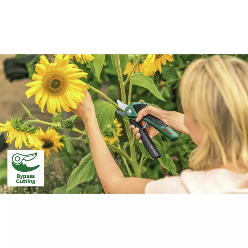 Pruning shears Bosch EasyPrune bypass, stainless steel blade, 2.5 cm cutting capacity, rechargeable 5.4 Wh battery, safety lock