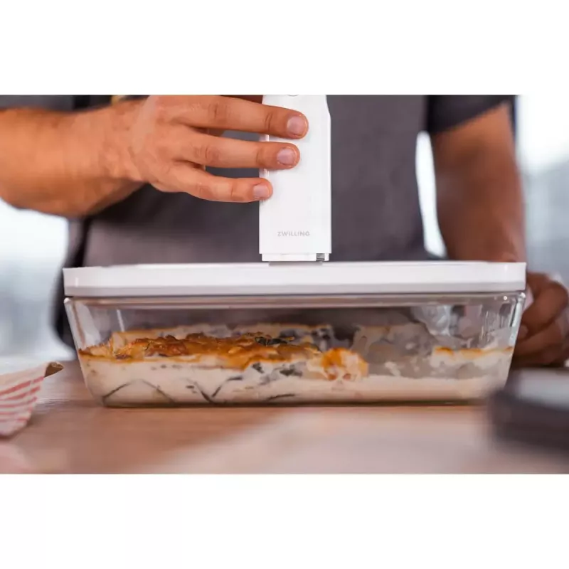 Universal glass storage container ZWILLING FRESH & SAVE Rectangular 2.85 L, microwave-safe, detachable lid