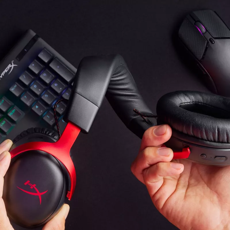 HyperX Cloud III Wireless - Gaming Headset, Black; Red, China, Circumaural, Closed, Active, 155 mm