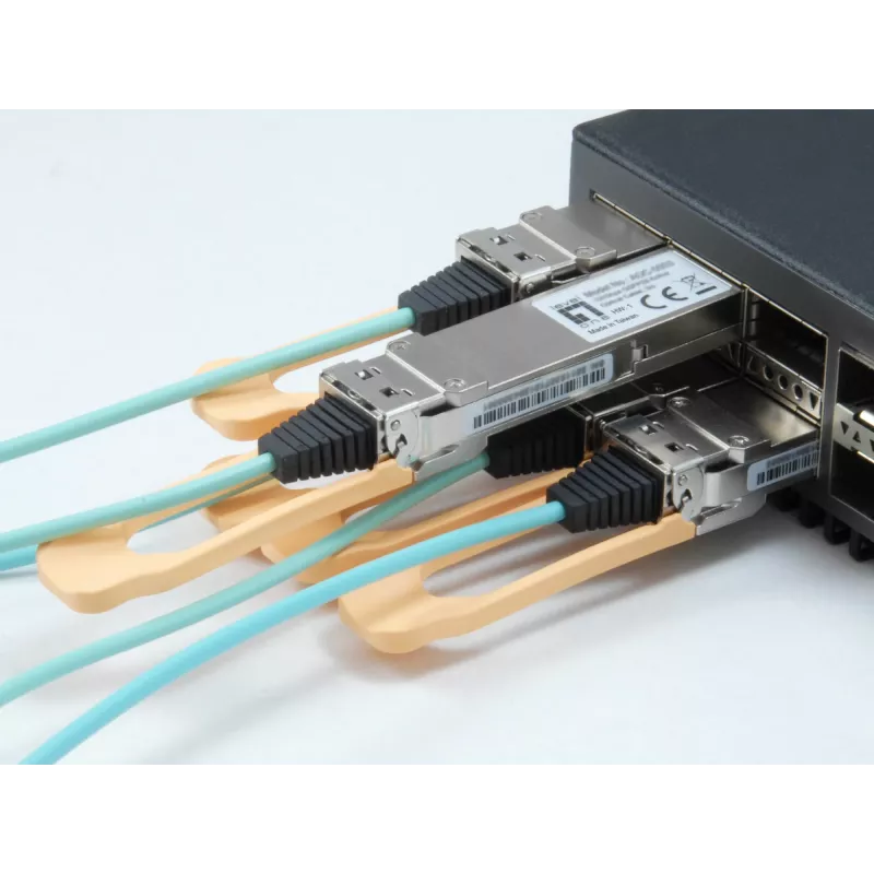 LevelOne AOC-0501 network transceiver module Fiber optic 103100 Mbit/s QSFP28 850 nm