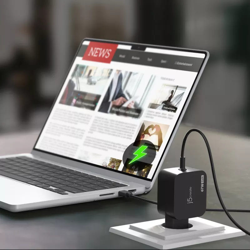 j5create JUP1565DCE3A-EN 67W GaN PD USB-C® Mini Charger with 3 Types of DC Connector - EU