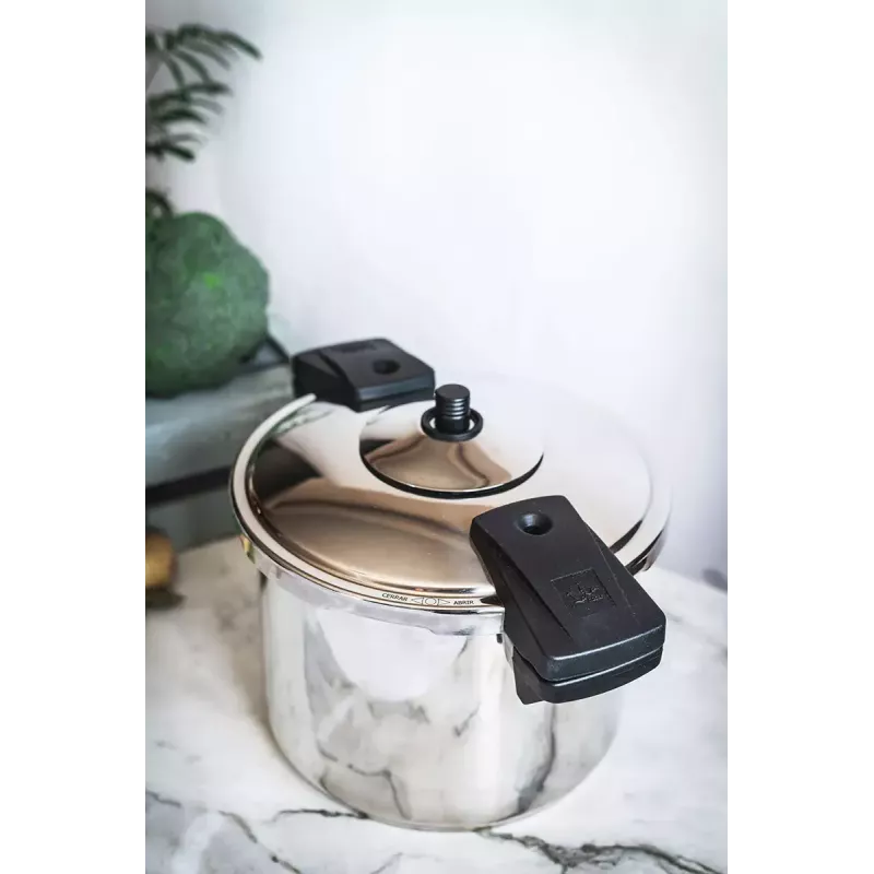 Stovetop Pressure Cooker JATA OSR8 8L Stainless Steel