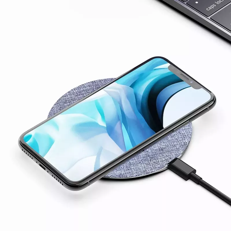 Mobile device charger Devia