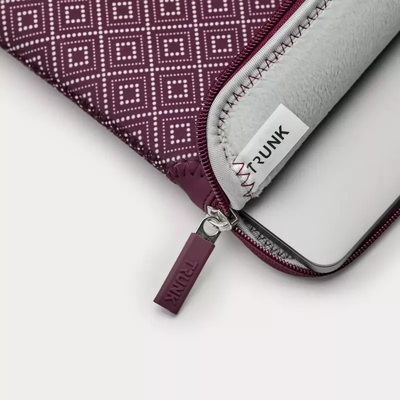 Sleeve case Trunk TR-ALSPRO13-WRH 33 cm Red