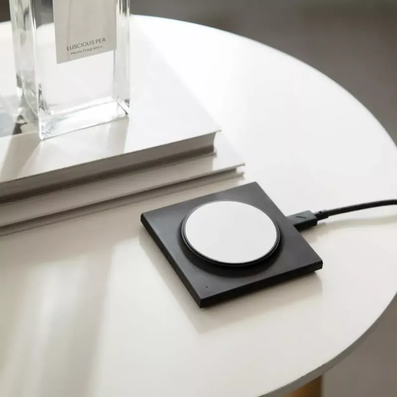 Power adapter for portable devices native union Drop Black, colour Black