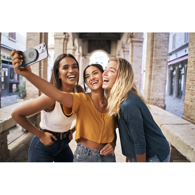 Cellularline Pics Mag Bluetooth magnetic holder for taking pictures with smartphones
