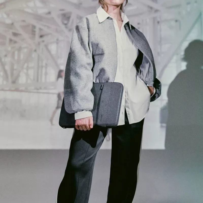 Incase Crosstown Sleeve with Woolenex for 16-inch Laptop