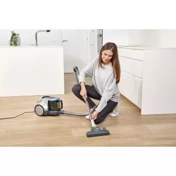 Cylinder vacuum Black & Decker BXVML700E — 700 W, 2 L dust capacity, cyclonic filtration, EPA filter, rubber wheels