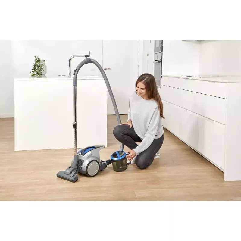 Cylinder vacuum Black & Decker BXVML700E — 700 W, 2 L dust capacity, cyclonic filtration, EPA filter, rubber wheels