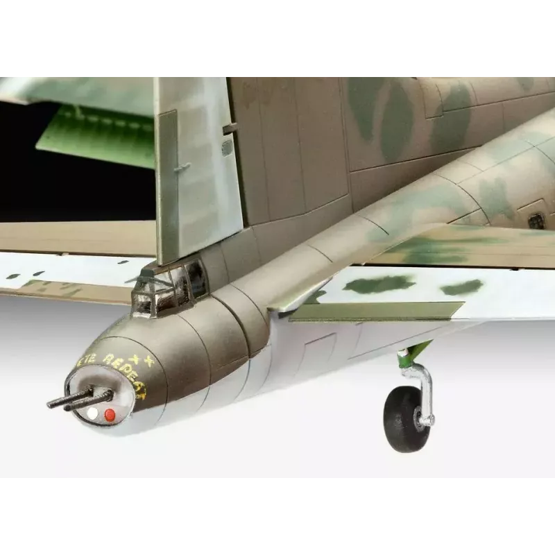 Fixed-wing aircraft model Revell B-17F Memphis Belle