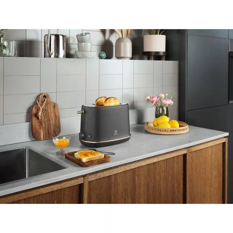 Toaster Electrolux E7T1-6BP 2 slices 980 W Black
