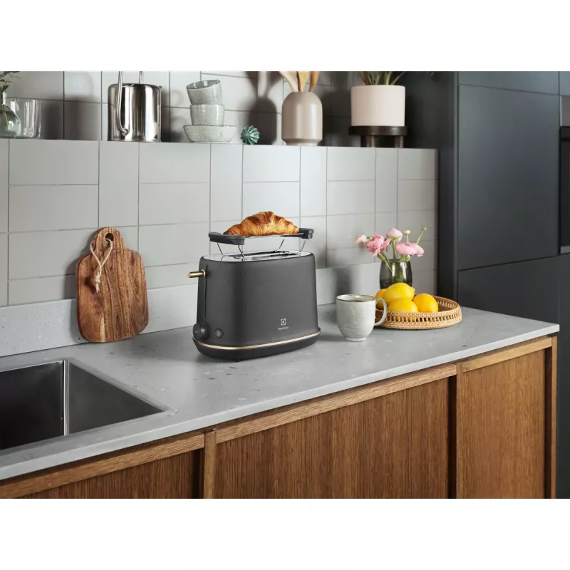 Toaster Electrolux E7T1-6BP 2 slices 980 W Black
