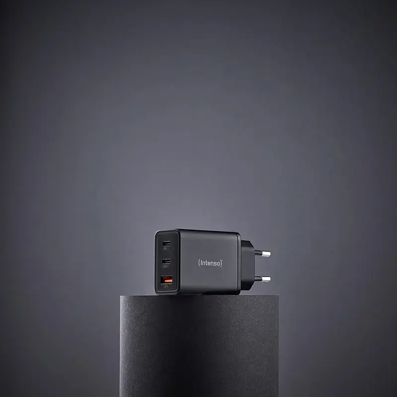 Power Adapter Intenso W65ACC USB-A and USB-C ports black