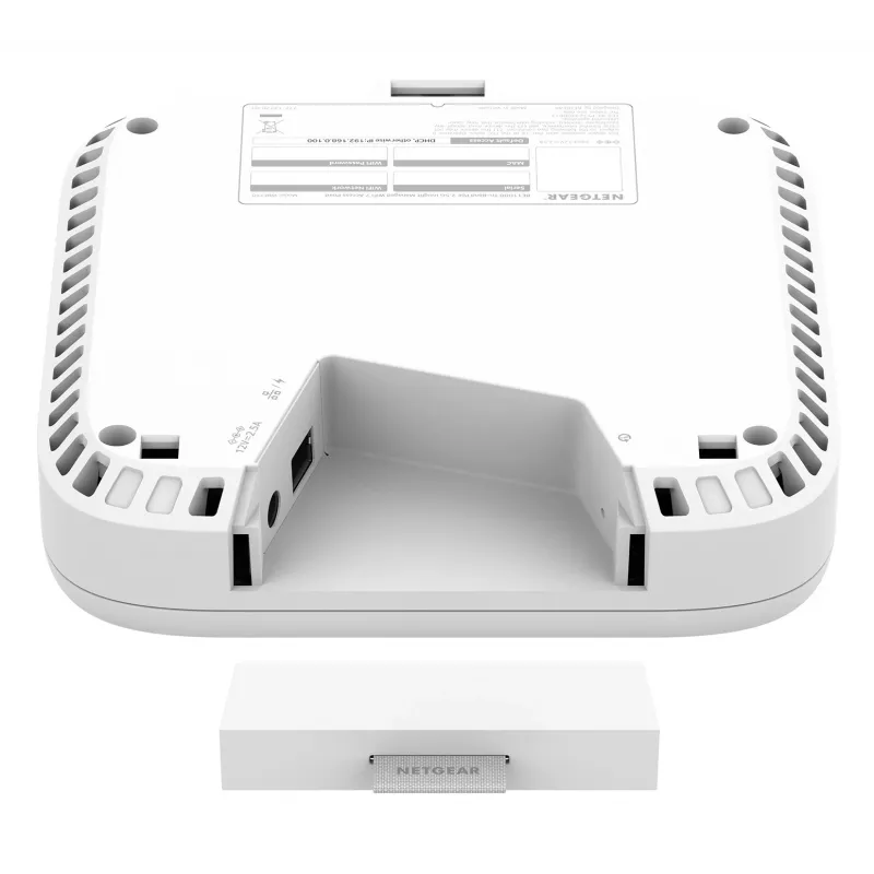 Wireless Access Point Netgear WBE718 — Tri‑band 2.4/5/6 GHz, 9400 Mbps, PoE, 1x 2.5GbE, white
