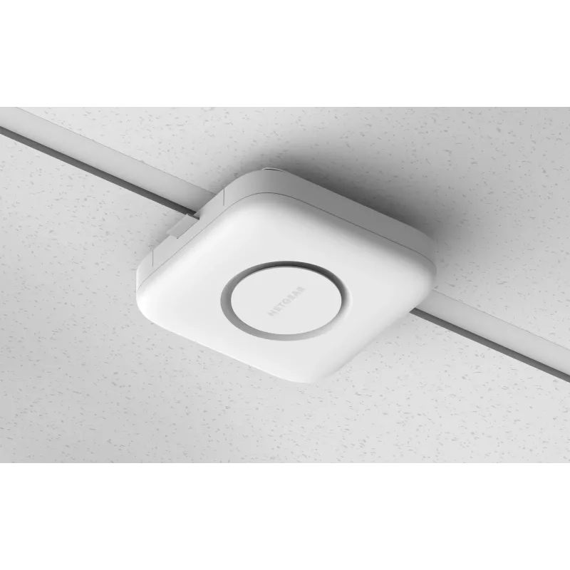 Wireless Access Point Netgear WBE718 — Tri‑band 2.4/5/6 GHz, 9400 Mbps, PoE, 1x 2.5GbE, white