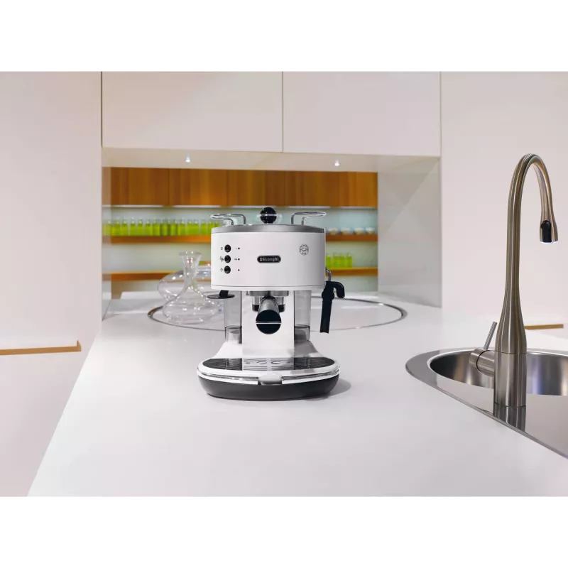 Espresso machine De’Longhi ECO 311.W — manual 15 bar, 1.4 L water tank, 2-cup, keep-warm, countertop
