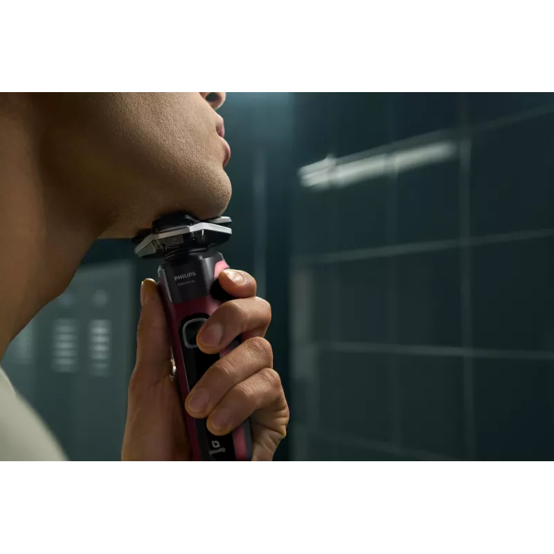 Rotation shaver Philips Series 5000 S5883/10 — 3-head, wet & dry, 60 min runtime, LED display, USB rechargeable