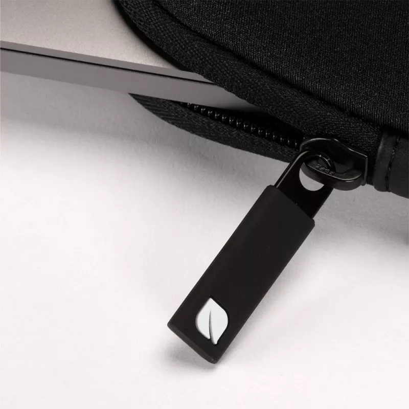 Incase Classic 38.1 cm (15 inch) Sleeve case Black