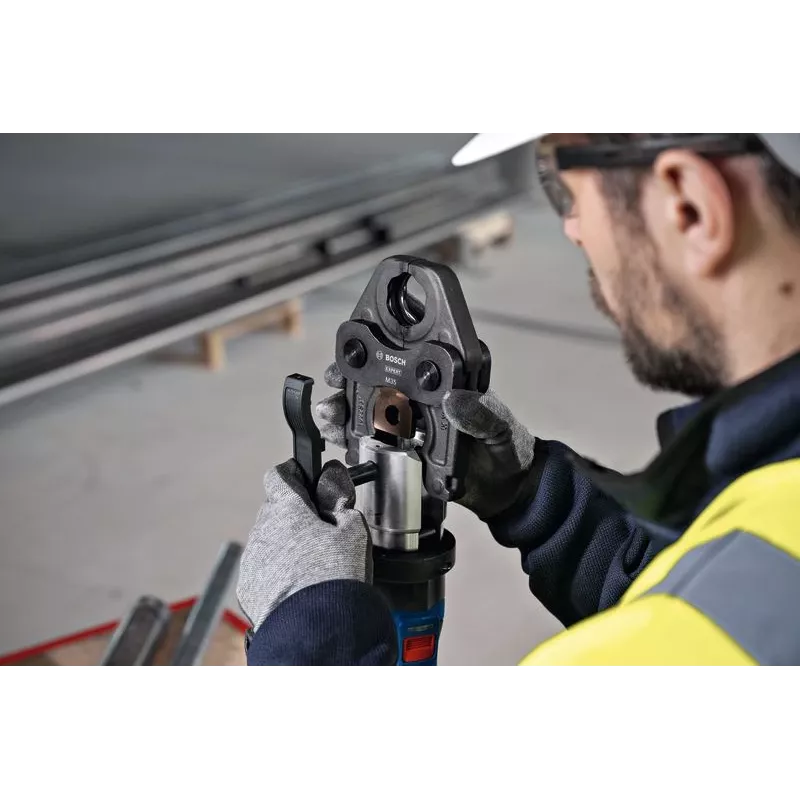 Bosch Akku-Presswerkzeug GPT 18V-32 pipe power press