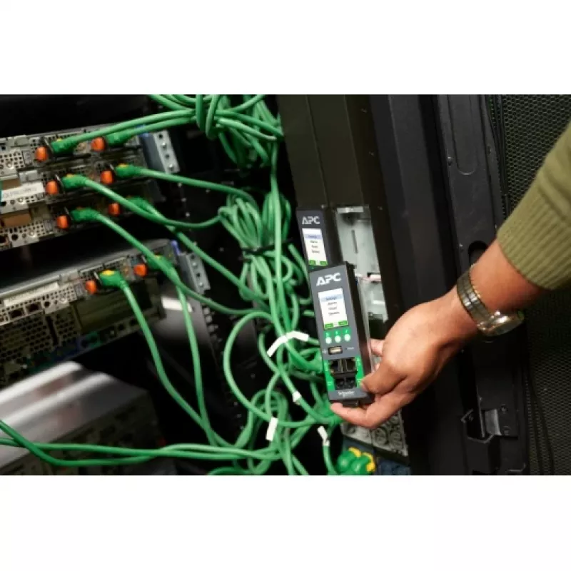 APC NetShelter Rack PDU Advanced, Metered Outlet, 3PH, 22.1kW 400V 32A or 17.3kW 415V 30A, 48 Outlets, IEC309