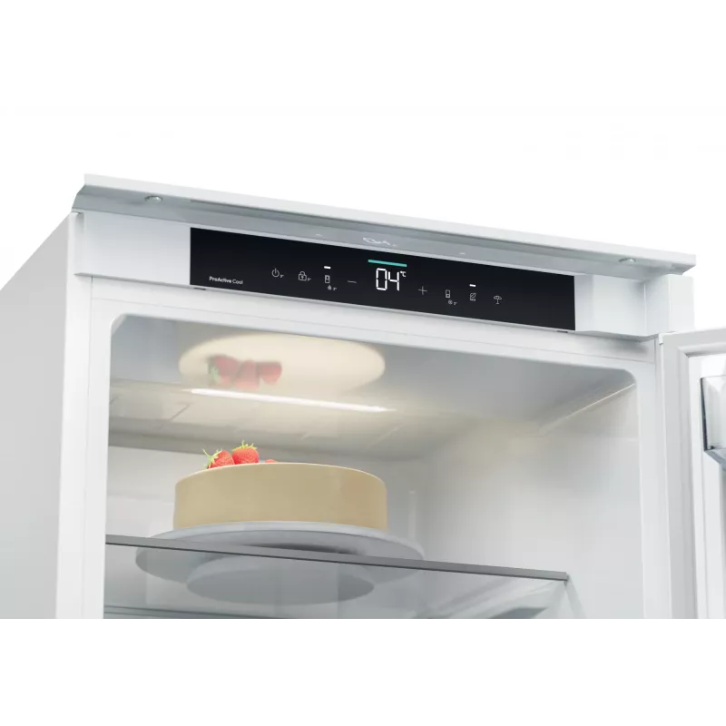 Candy CNBQT3518E Built-in 251 L