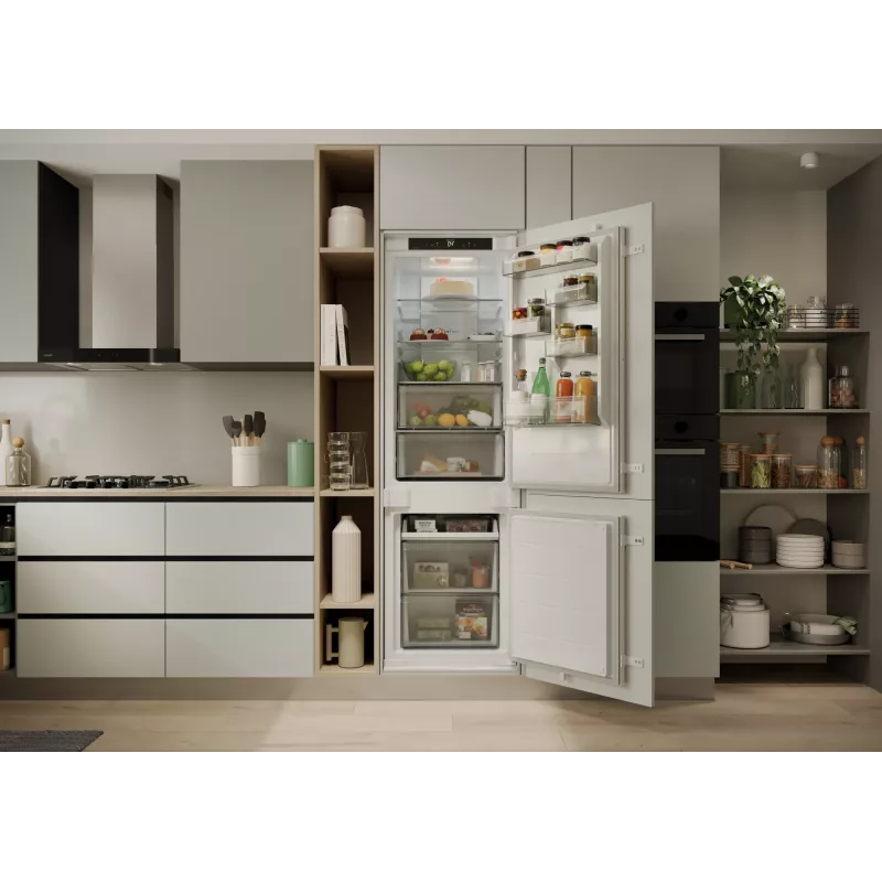 Candy CNBQT3518E Built-in 251 L