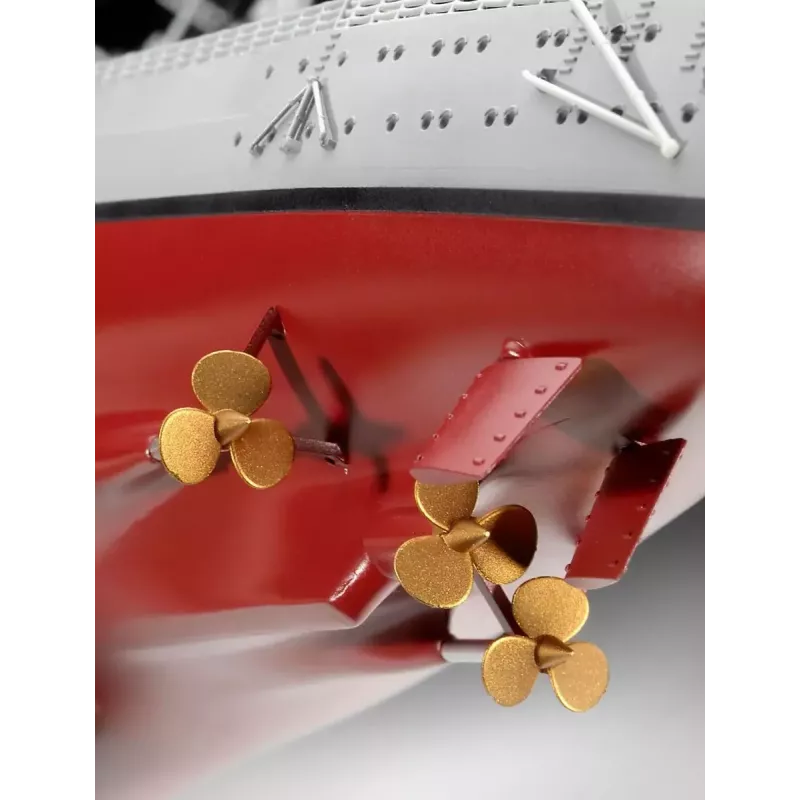 Naval ship model Revell Bismarck Assembly kit 1:350