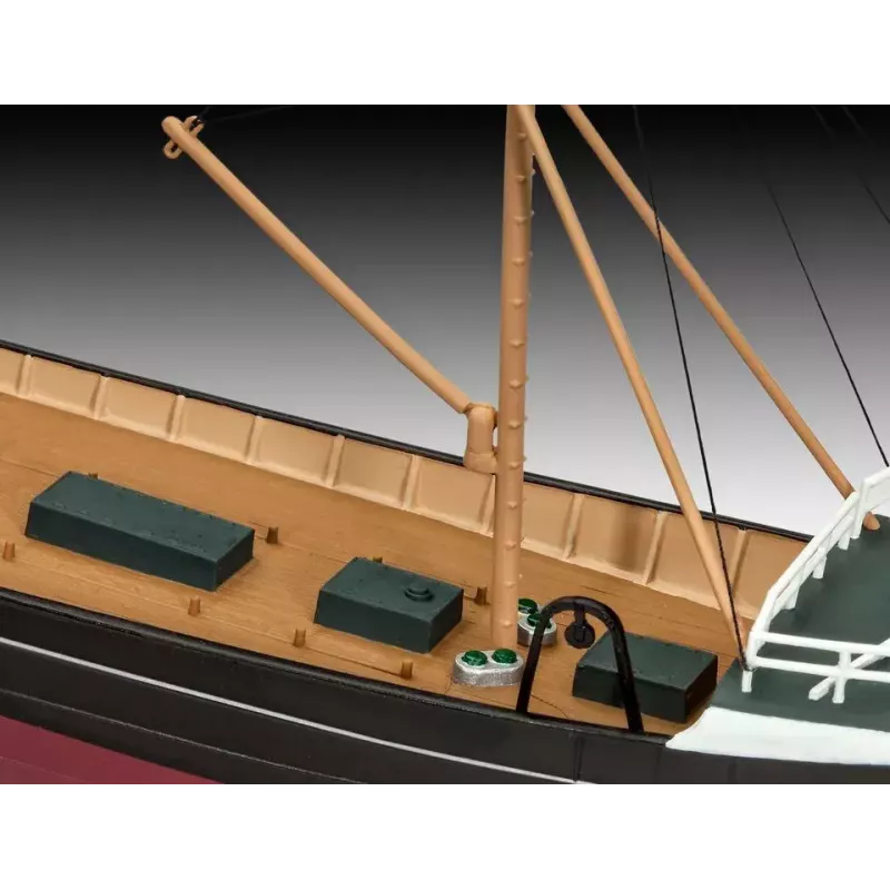 Fishing vessel model Revell North Sea Trawler
