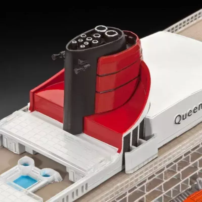 Passenger ship model REVELL Queen Mary 2 assembly kit, scale 1:700