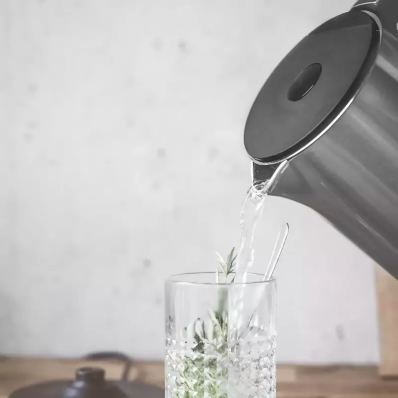 Electric kettle GASTROBACK Design Cool Touch 1.5 L 2200 W, Stainless steel/Black