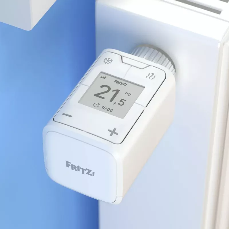 FRITZ Smart Thermo 302 thermostat (indoor), white, button control, AA battery, 51×51×90 mm